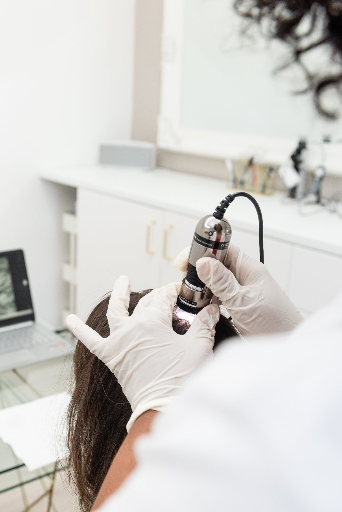 Alécia Heinloth Kopfhautanalyse und Trichoskopie - Du & Ich Haartherapie in Nürnberg